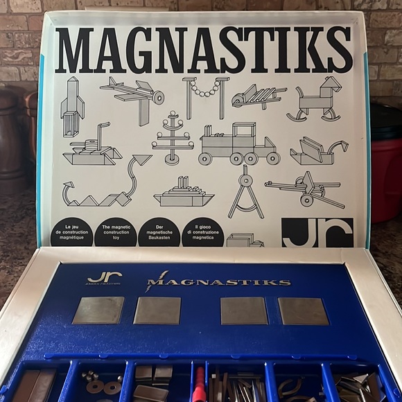 Vintage Magnastiks set - Picture 2 of 3